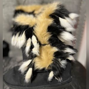 Shoe dazzle faux fur winters coming - gently worn  no box